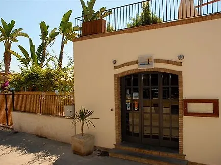 Il Cantone Del Faro Affittacamere Giardini Naxos